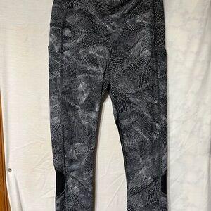 Lululemon Athletica Black‎ and White Geometric Leggings